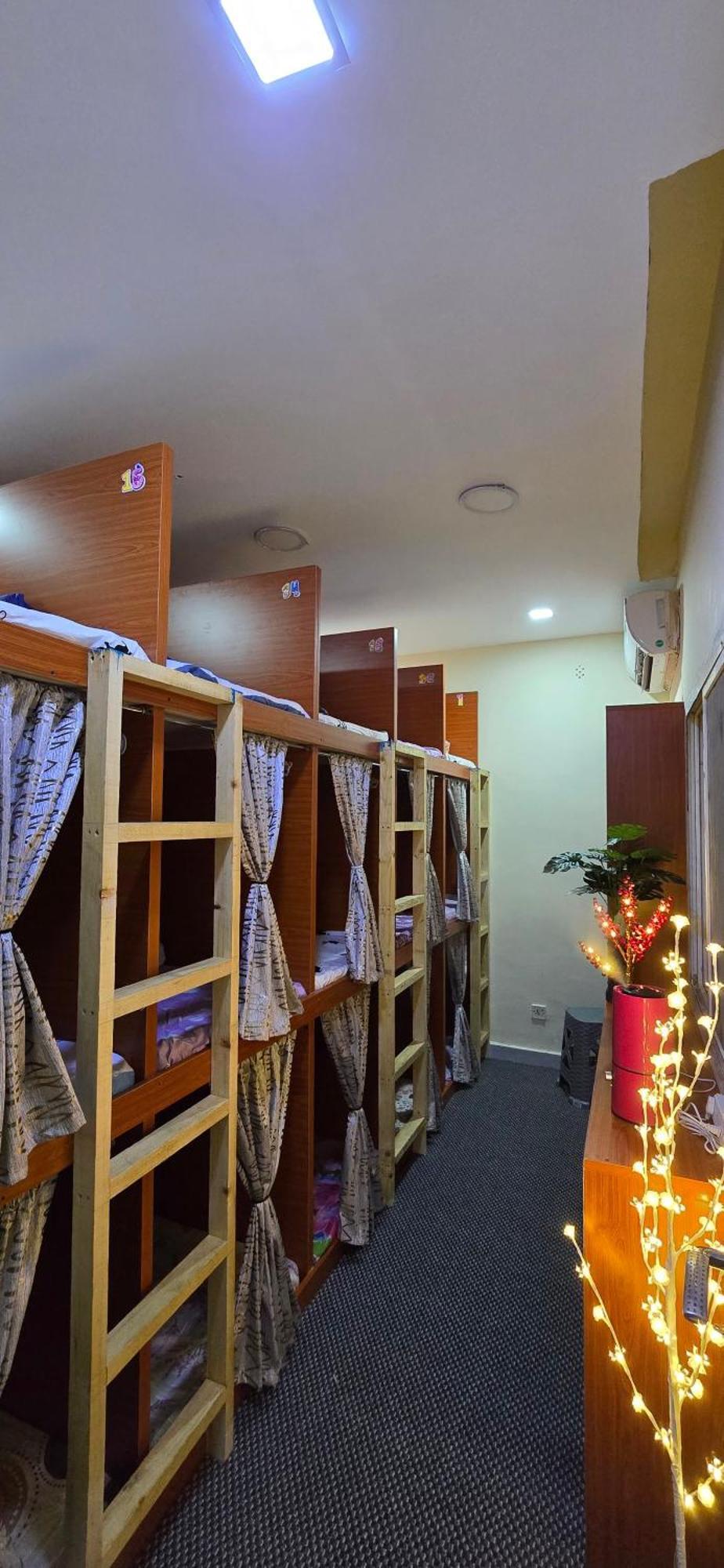 Alharaki Capsule Bed & Breakfast Dubai Ngoại thất bức ảnh